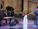 بالفيديو والصور:حفلة نانسي عجرم  كادت تتحوّل إلى مصيبة